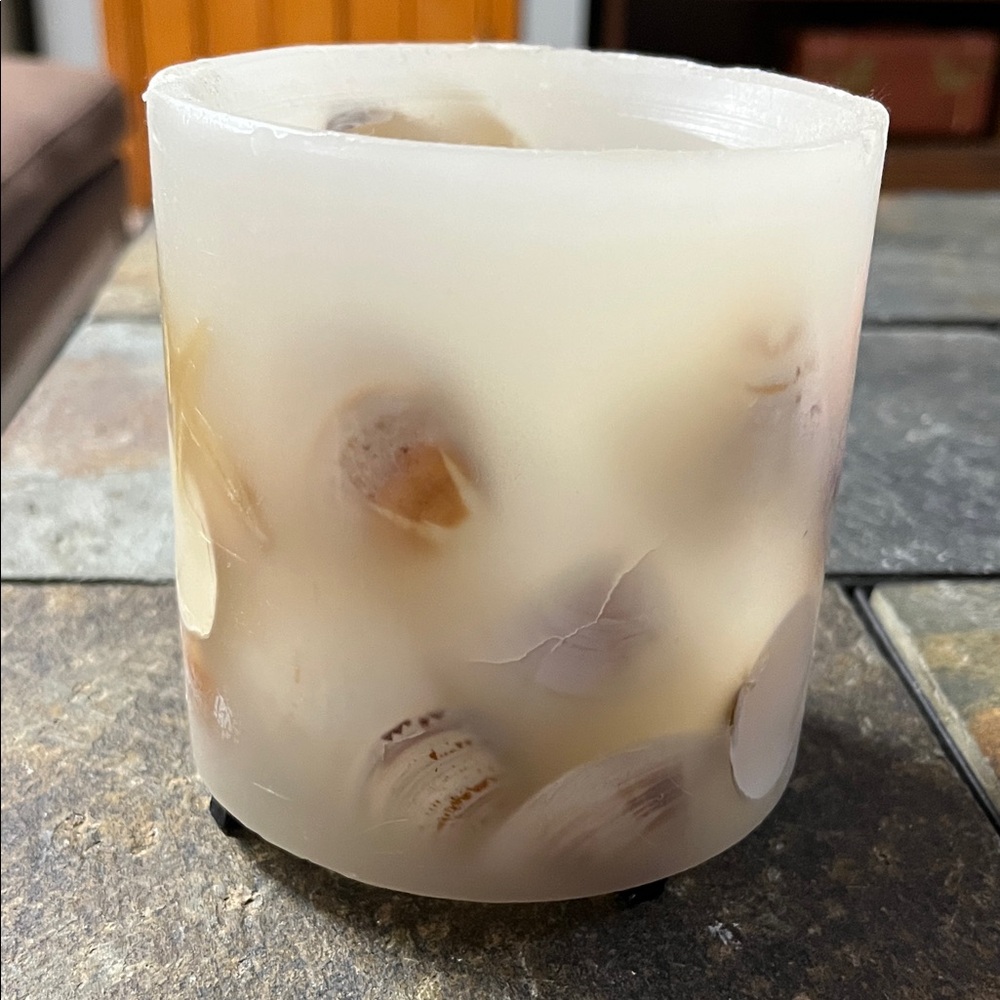 Elegant Cream Shell Candle